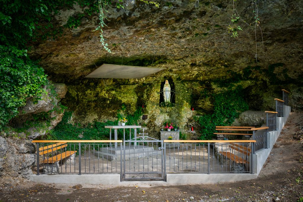 Cave with a statue from Lourdes
